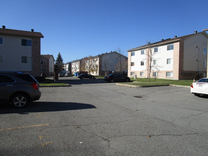 206-232 boul. de La V�rendrye Est