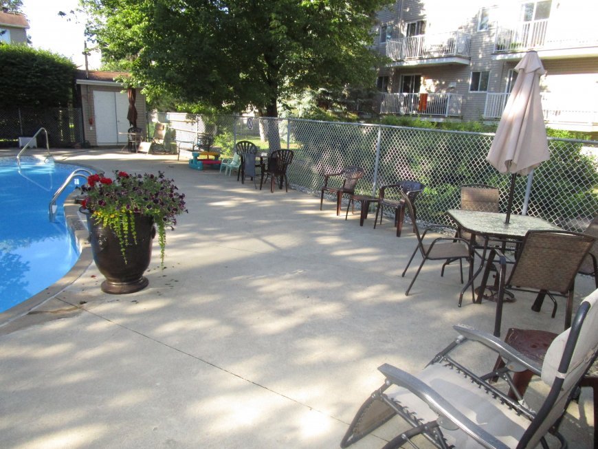 409 et 411 boul. St-Raymond (Ch�teaux de la Montagne)