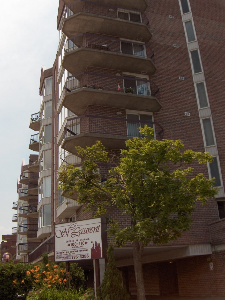 Le St-Laurent (100-110 Dollard-des-Ormeaux)